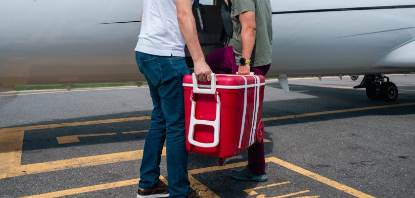 subiendo-el-organo-al-avion-1024x682-jpg-1024×682--04-07-2026_04_20_PM