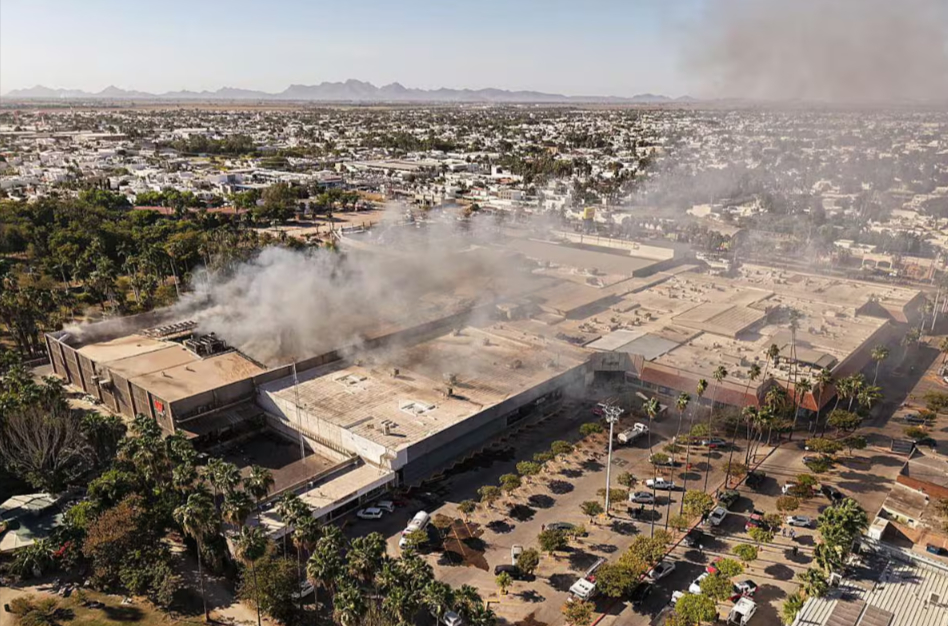el-incendio-se-desato-en-plaza-fiesta-las-palmas-DLG7KL4HHFAKFC532YR3OXZJCI-JPG-1200×800--05-08-2026_01_01_PM