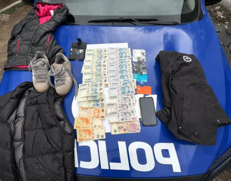 los-elementos-que-se-le-secuestraron-a-los-ladrones-foto-policia-de-cordoba-ULNRBBBTQZCKDGCWO2VMZHPBWU