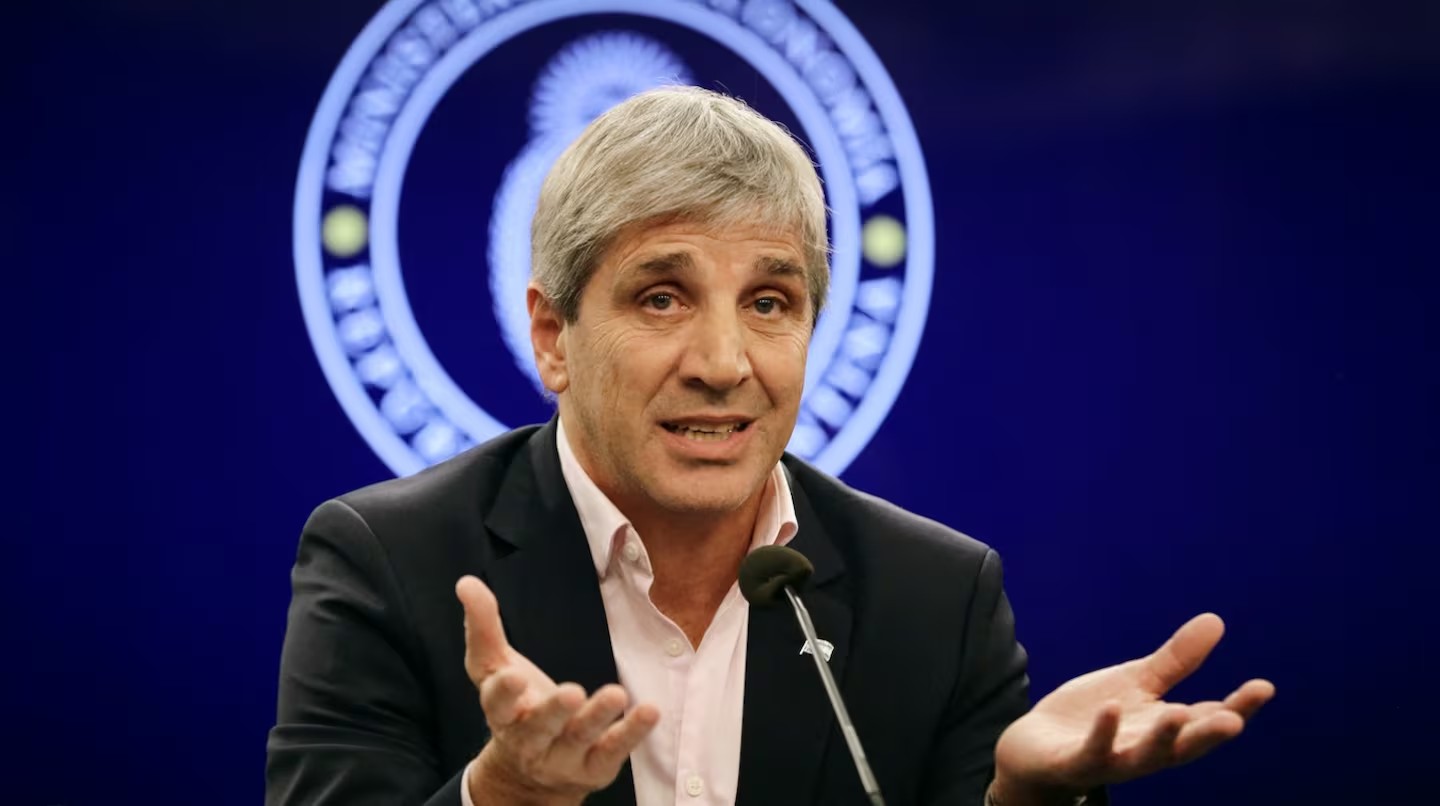 el-ministro-de-economia-luis-caputo-anuncio-un-plan-para-impulsar-los-creditos-hipotecarios-foto-emiliano-lasalvia-afp-TOST7EQLJRC7TN3PVRMJHDVDDY