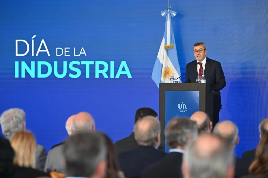 Fuertes-cruces-de-la-UIA-con-el-Gobierno-en-el-Dia-de-la-Industria-1024x682-optimized