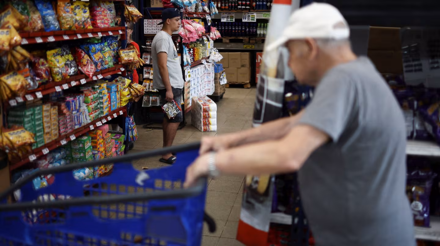 que-paso-con-las-ventas-en-los-supermercados-mayoristas-y-shoppings-en-febrero-segun-el-indec-foto-reutersagustin-marcarian-OAYCUEIRY5DT7PPKWI2NNYQ5XA