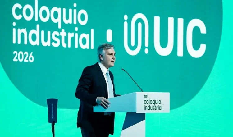Llaryo-Coloquio-750x441-optimized
